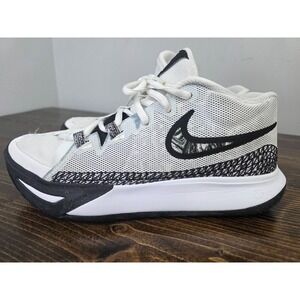 Nike Mens Kyrie Flytrap 6 DM1125-101 White Basketball Shoes Sneakers Size 7.5